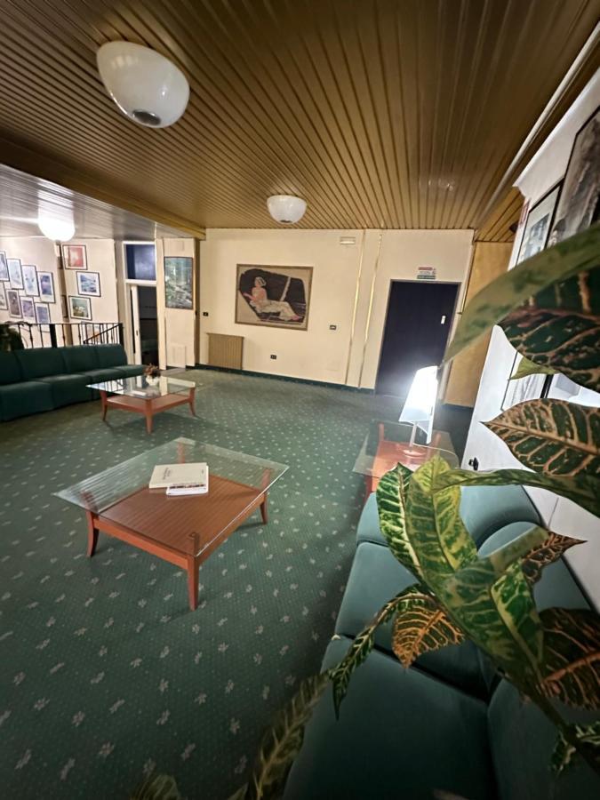 Hotel Atena Чиро-Марина Екстер'єр фото