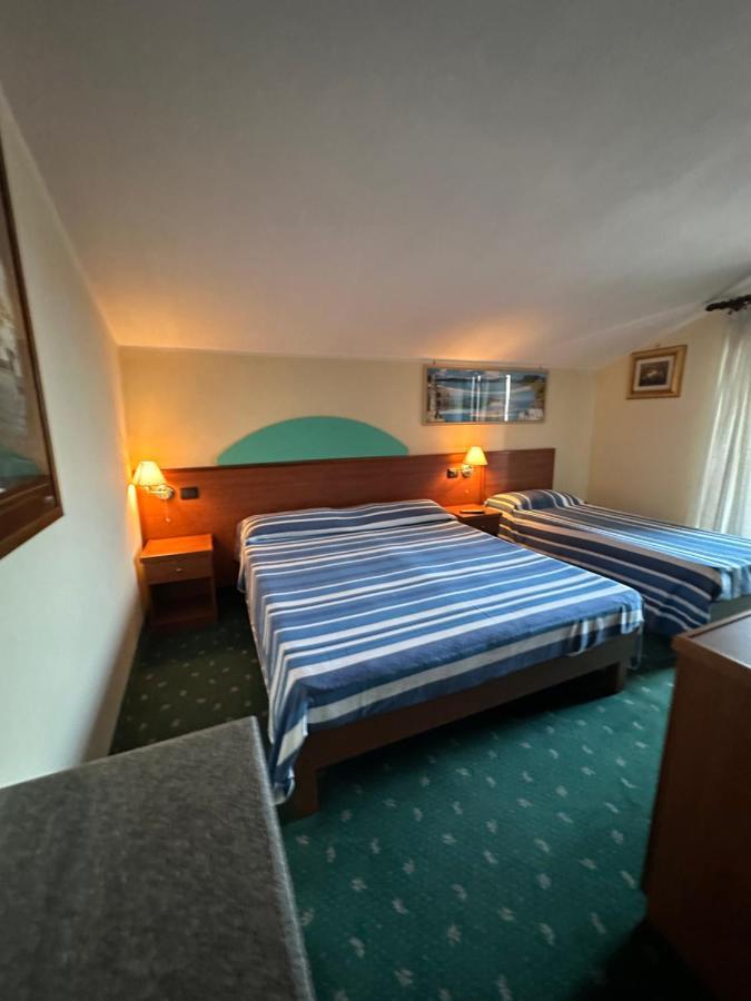 Hotel Atena Чиро-Марина Екстер'єр фото