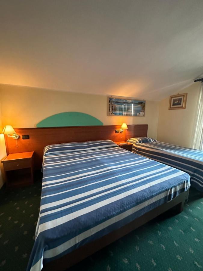 Hotel Atena Чиро-Марина Екстер'єр фото