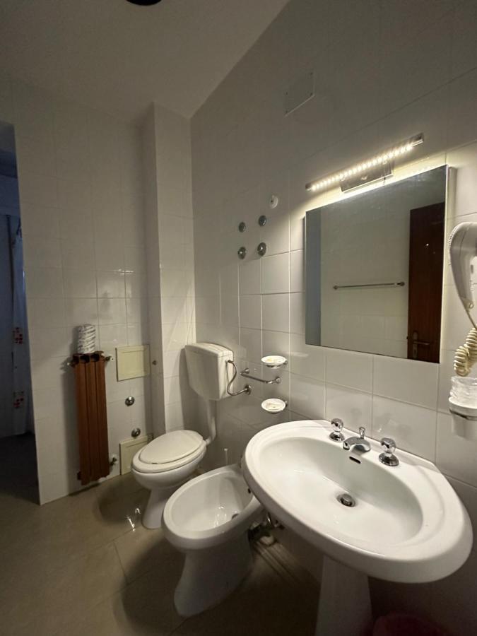Hotel Atena Чиро-Марина Екстер'єр фото